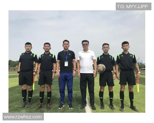 足球明星钟俊的成长历程与辉煌成就全解析